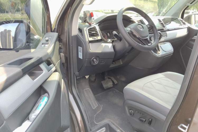 Used Volkswagen Multivan 2016 2.0 TSI 4x4 Premium Edition 7-Seater Driver Seat