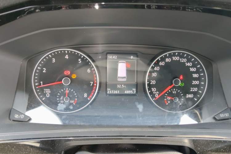 Used Volkswagen Multivan 2016 2.0 TSI 4x4 Premium Edition 7-Seater Instrument Cluster