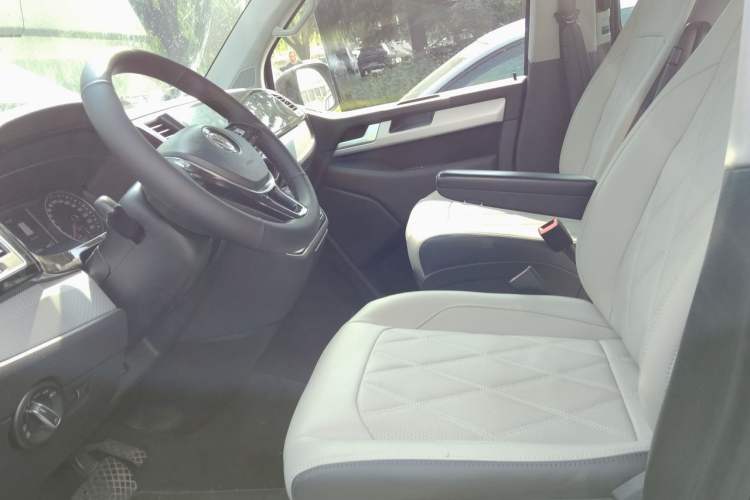 Used Volkswagen Multivan 2016 2.0 TSI 4x4 Premium Edition 7-Seater Left Front Seat