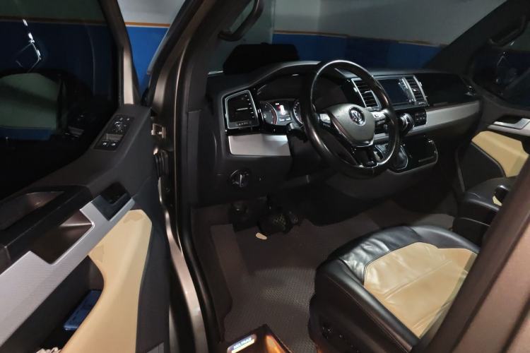 Used Volkswagen Multivan 2016 2.0 TSI 4x4 Premium Edition 7-Seater Driver Seat