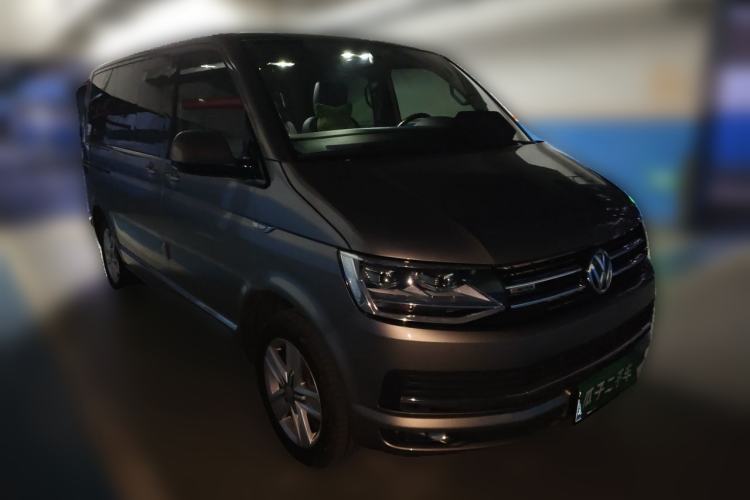 Used Volkswagen Multivan 2016 2.0 TSI 4x4 Premium Edition 7-Seater Front Right 45 Deg
