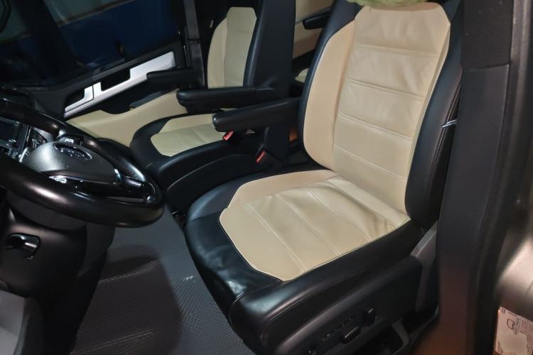 Used Volkswagen Multivan 2016 2.0 TSI 4x4 Premium Edition 7-Seater Left Front Seat