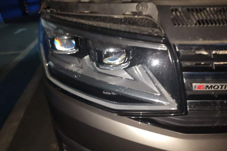 Used Volkswagen Multivan 2016 2.0 TSI 4x4 Premium Edition 7-Seater Right Front Headlight