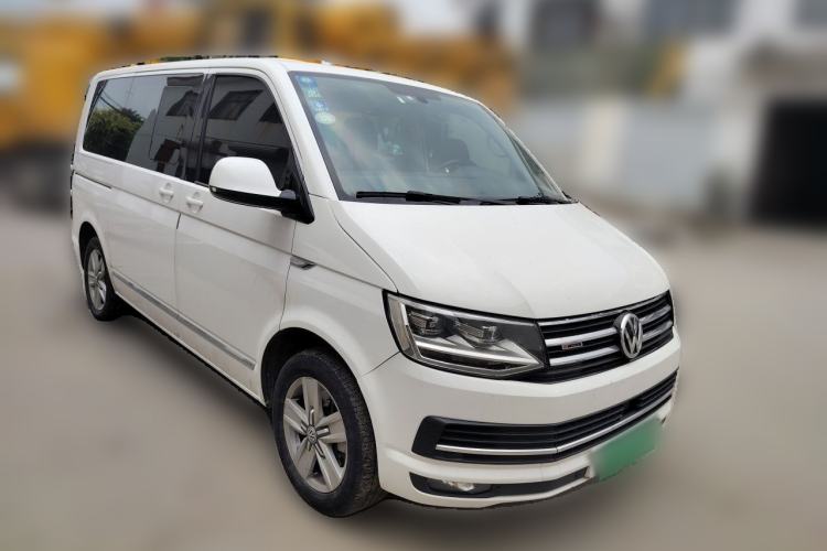 Used Volkswagen Multivan 2016 2.0 TSI 4x4 Premium Edition 7-Seater Front Right 45 Deg
