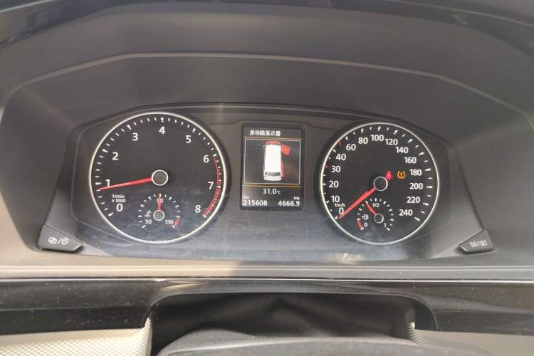 Used Volkswagen Multivan 2016 2.0 TSI 4x4 Premium Edition 7-Seater Instrument Cluster