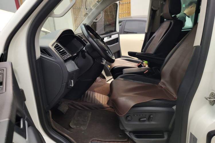 Used Volkswagen Multivan 2016 2.0 TSI 4x4 Premium Edition 7-Seater Left Front Seat