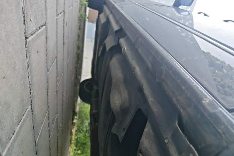 Used Volkswagen Multivan  Chassis Rear Left