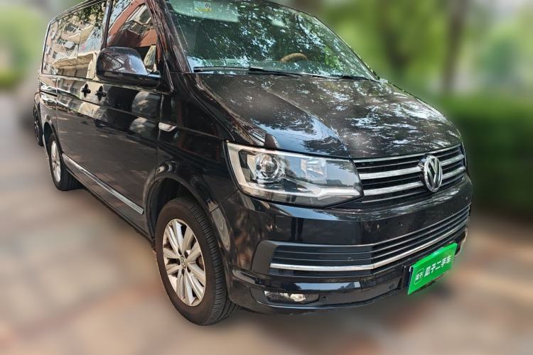 Used Volkswagen Multivan 2017 2.0 TSI Two-Wheel-Drive Comfort Edition 7 Seats Front Right 45 Deg