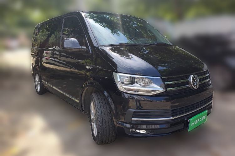Used Volkswagen Multivan 2017 2.0 TSI Two-Wheel Drive Luxury Edition 7 Seats Front Right 45 Deg