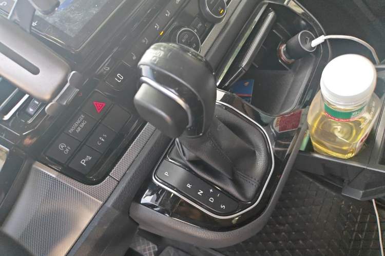 Used Volkswagen Multivan  Gear Lever