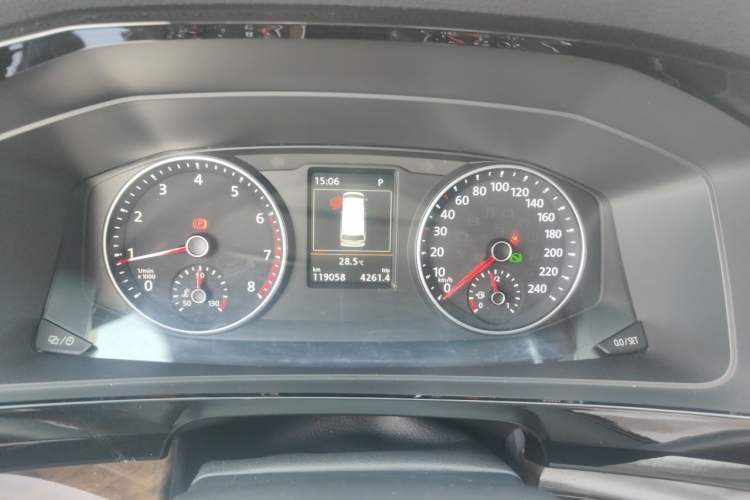 Used Volkswagen Multivan 2017 2.0 TSI Two-Wheel Drive Luxury Edition 7 Seats Instrument Cluster