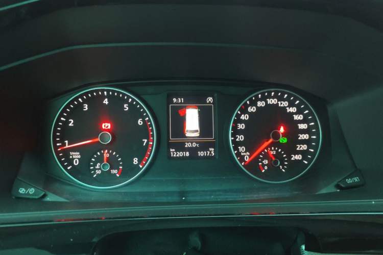Used Volkswagen Multivan 2017 2.0 TSI 4x4 Prestige Edition 7-Seater Instrument Cluster