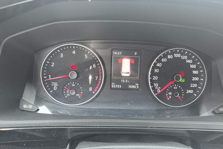 Used Volkswagen Multivan 2017 2.0 TSI Two-Wheel Drive Luxury Edition 7 Seats Instrument Cluster