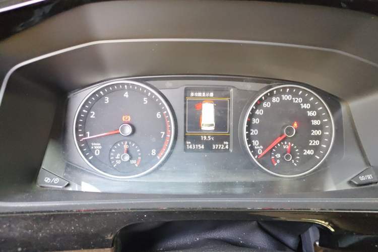 Used Volkswagen Multivan 2017 2.0 TSI 4x4 Prestige Edition 7-Seater Instrument Cluster