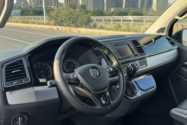 Used Volkswagen Multivan 2017 2.0 TSI 4x4 Prestige Edition 7-Seater Interior 10