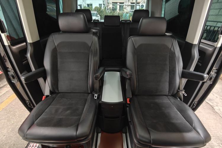 Used Volkswagen Multivan 2017 2.0 TSI 4x4 Prestige Edition 7-Seater Interior 11