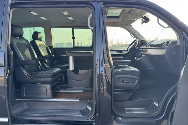 Used Volkswagen Multivan 2017 2.0 TSI 4x4 Prestige Edition 7-Seater Interior 15