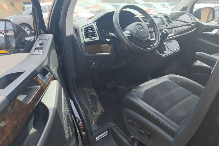Used Volkswagen Multivan 2017 2.0 TSI 4x4 Prestige Edition 7-Seater Interior 2