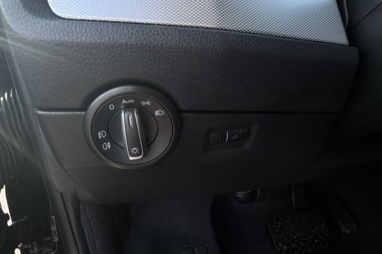 Used Volkswagen Multivan 2017 2.0 TSI 4x4 Prestige Edition 7-Seater Interior 5
