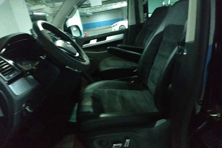 Used Volkswagen Multivan 2017 2.0 TSI Two-Wheel-Drive Comfort Edition 7 Seats Left Front Seat