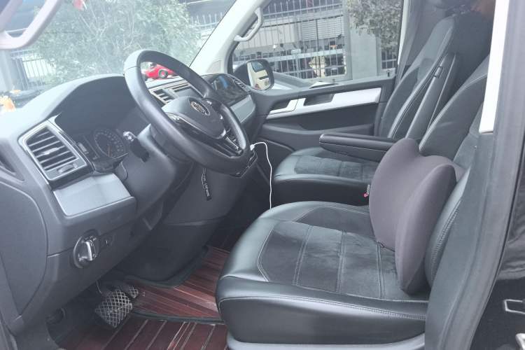 Used Volkswagen Multivan 2017 2.0 TSI Two-Wheel Drive Luxury Edition 7 Seats Left Front Seat