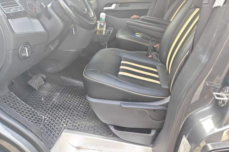 Used Volkswagen Multivan  Left Front Seat