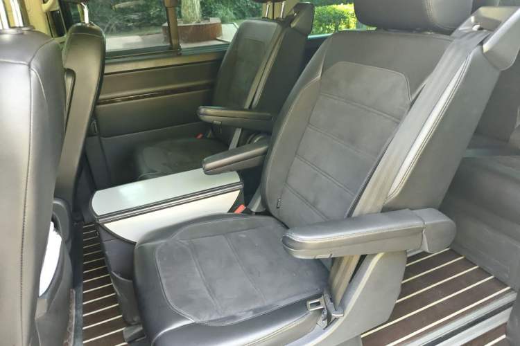Used Volkswagen Multivan 2017 2.0 TSI 4x4 Prestige Edition 7-Seater Left Rear Seat