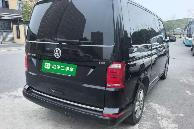 Used Volkswagen Multivan 2017 2.0 TSI Two-Wheel Drive Luxury Edition 7 Seats Rear Right 45 Deg