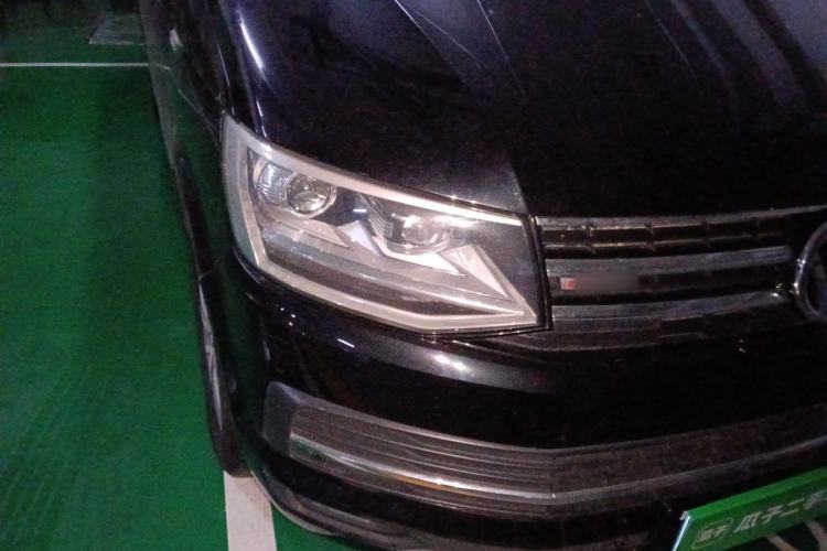 Used Volkswagen Multivan 2017 2.0 TSI 4x4 Explorer Edition 7-Seater Right Front Headlight