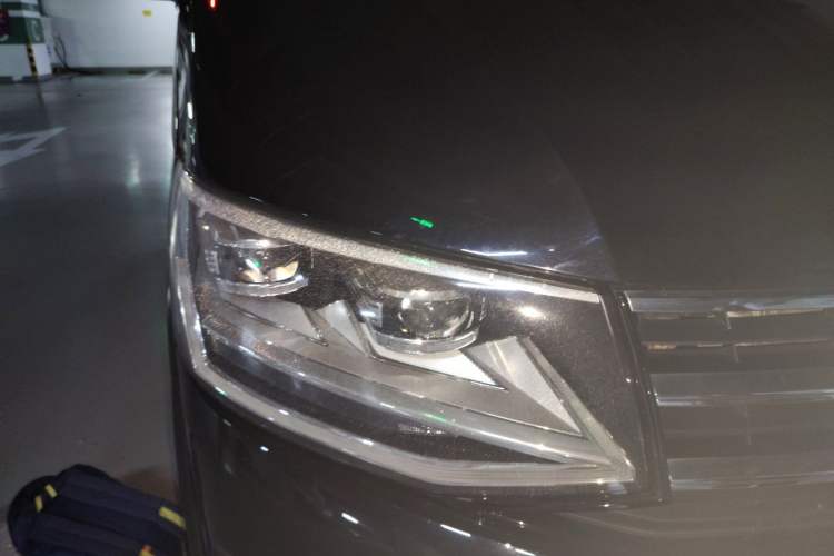 Used Volkswagen Multivan 2017 2.0 TSI 4x4 Prestige Edition 7-Seater Right Front Headlight