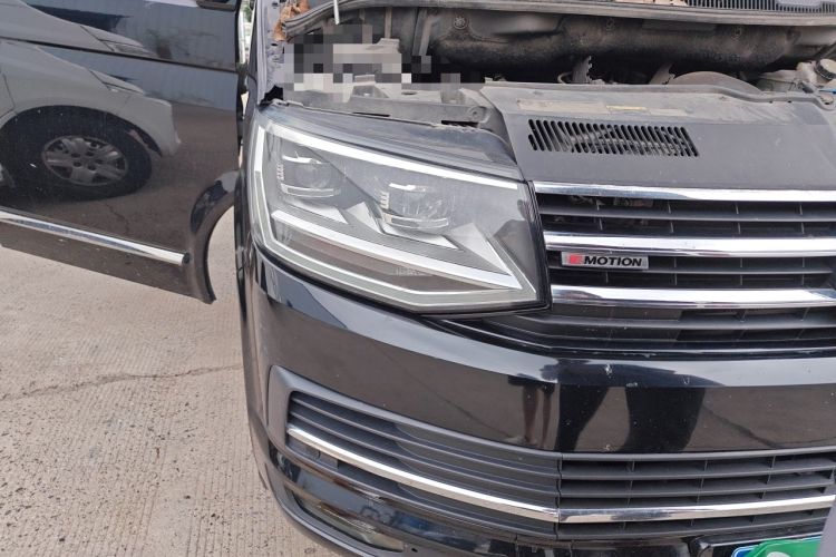 Used Volkswagen Multivan 2017 2.0 TSI 4x4 Prestige Edition 7-Seater Right Front Headlight