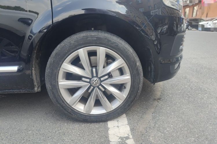 Used Volkswagen Multivan 2017 2.0 TSI Two-Wheel Drive Luxury Edition 7 Seats Right Front Wheel Hub