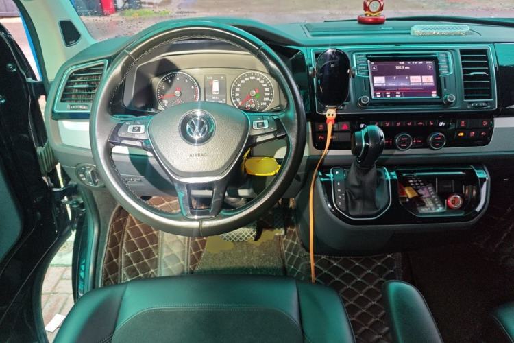 Used Volkswagen Multivan 2017 2.0 TSI 4x4 Prestige Edition 7-Seater Steering Wheel