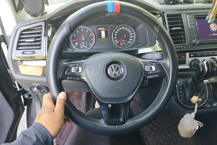 Used Volkswagen Multivan 2017 2.0 TSI 4x4 Prestige Edition 7-Seater Steering Wheel
