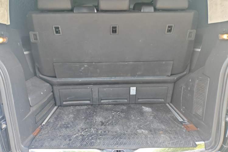 Used Volkswagen Multivan  Trunk