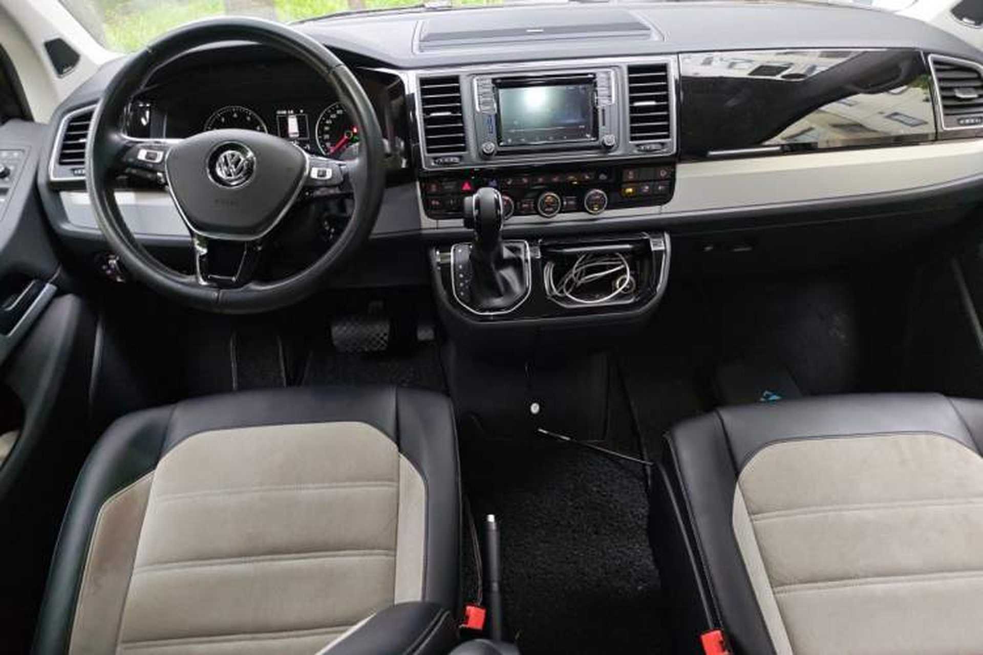 Used Volkswagen Multivan 2017 2.0 TSI 4x4 Prestige Edition 7-Seater Center Console