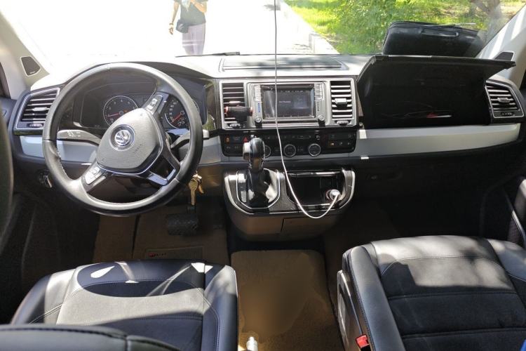 Used Volkswagen Multivan 2017 2.0 TSI 4x4 Prestige Edition 7-Seater Center Console