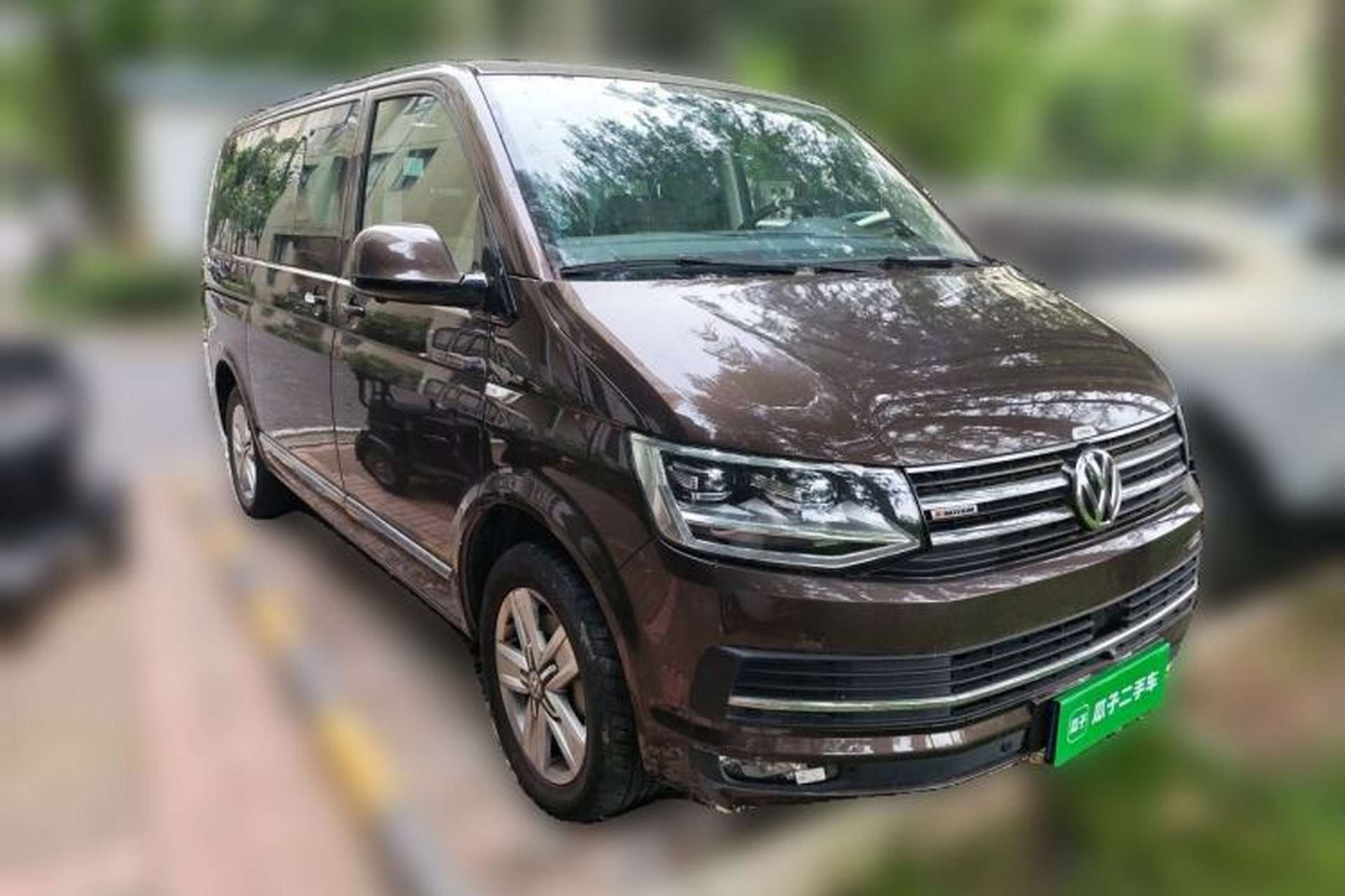 Used Volkswagen Multivan 2017 2.0 TSI 4x4 Prestige Edition 7-Seater Front Right 45 Deg