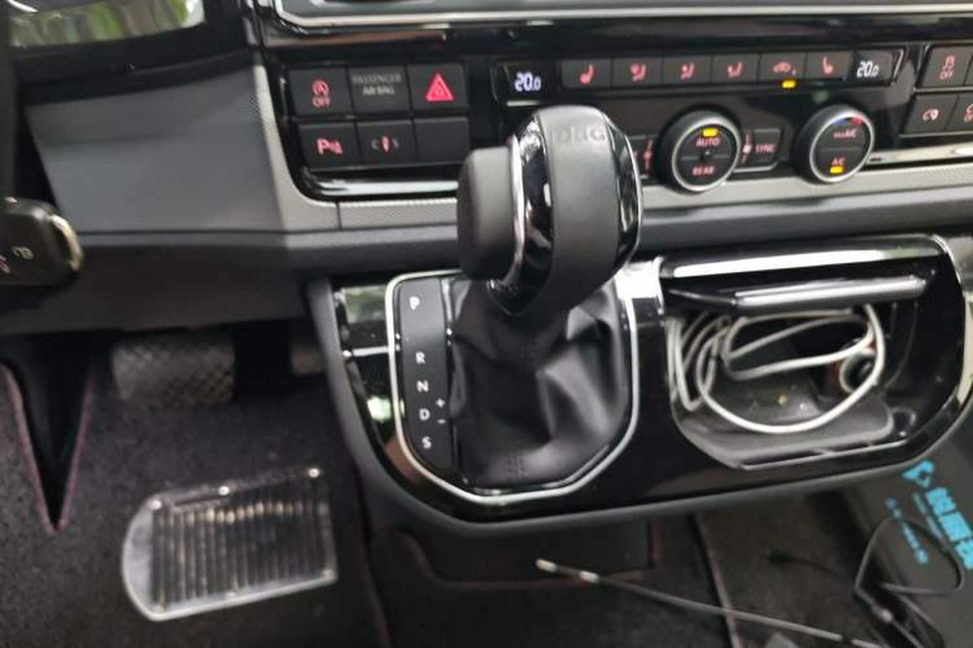 Used Volkswagen Multivan 2017 2.0 TSI 4x4 Prestige Edition 7-Seater Gear Lever
