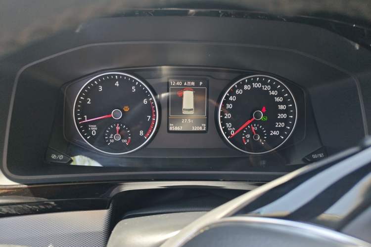 Used Volkswagen Multivan 2017 2.0 TSI 4x4 Prestige Edition 7-Seater Instrument Cluster