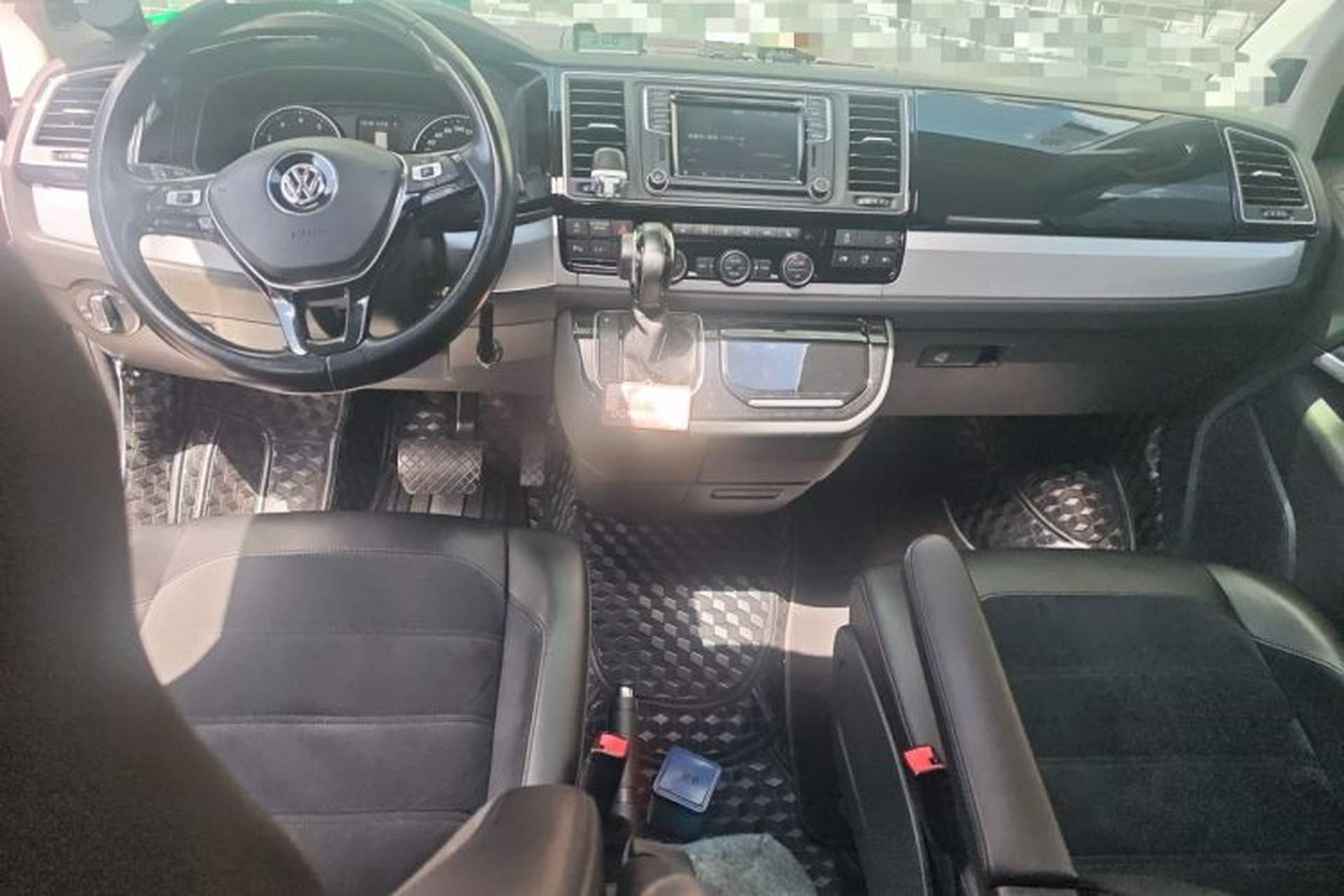Used Volkswagen Multivan 2017 2.0 TSI 4x4 Prestige Edition 7-Seater Center Console