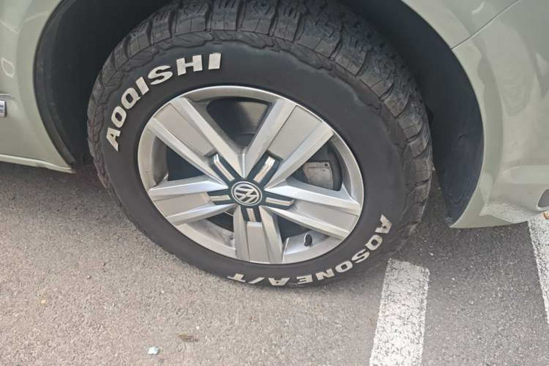 Used Volkswagen Multivan 2017 2.0 TSI 4x4 Prestige Edition 7-Seater Right Front Wheel Hub