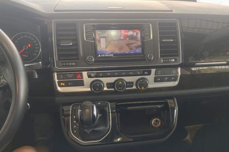 Used Volkswagen Multivan 2017 2.0 TSI 4x4 Prestige Edition 7-Seater Audio And AC Panel