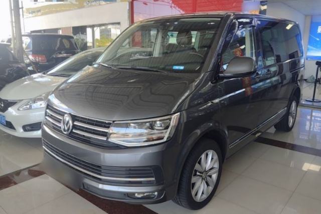 Volkswagen Multivan 2017 2.0 TSI 4x4 Prestige Edition 7-Seater مستعملة