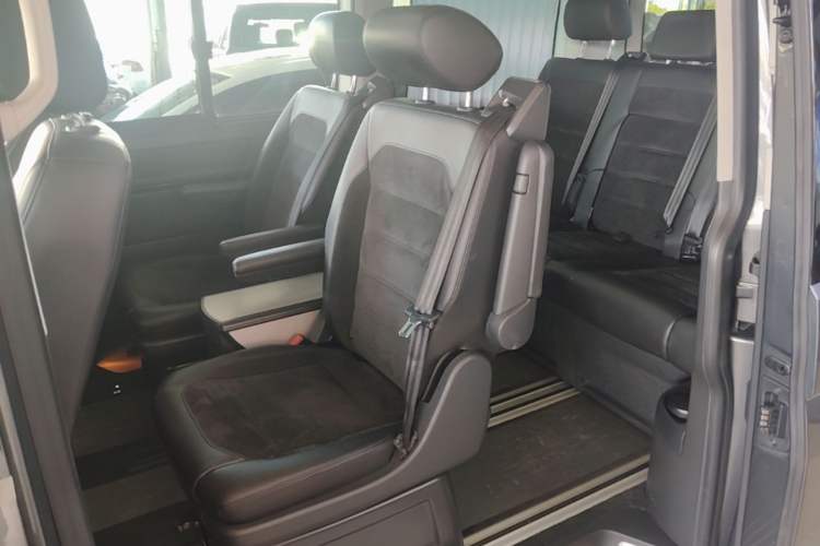 Used Volkswagen Multivan 2017 2.0 TSI 4x4 Prestige Edition 7-Seater Left Rear Seat