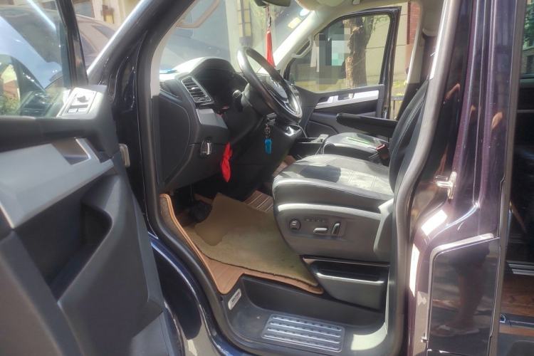 Used Volkswagen Multivan 2017 2.0 TSI 4x4 Prestige Edition 7-Seater Driver Seat