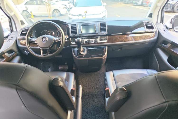 Used Volkswagen Multivan 2017 2.0 TSI 4x4 Prestige Edition 7-Seater Center Console