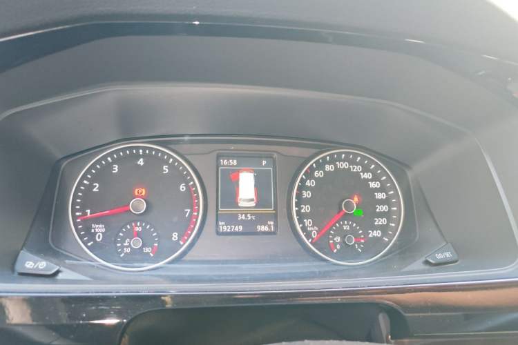 Used Volkswagen Multivan 2017 2.0 TSI 4x4 Prestige Edition 7-Seater Instrument Cluster