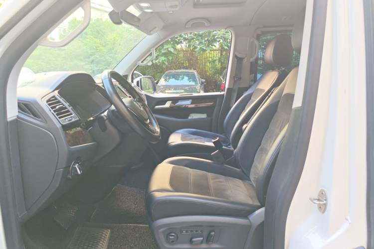 Used Volkswagen Multivan 2017 2.0 TSI 4x4 Prestige Edition 7-Seater Left Front Seat