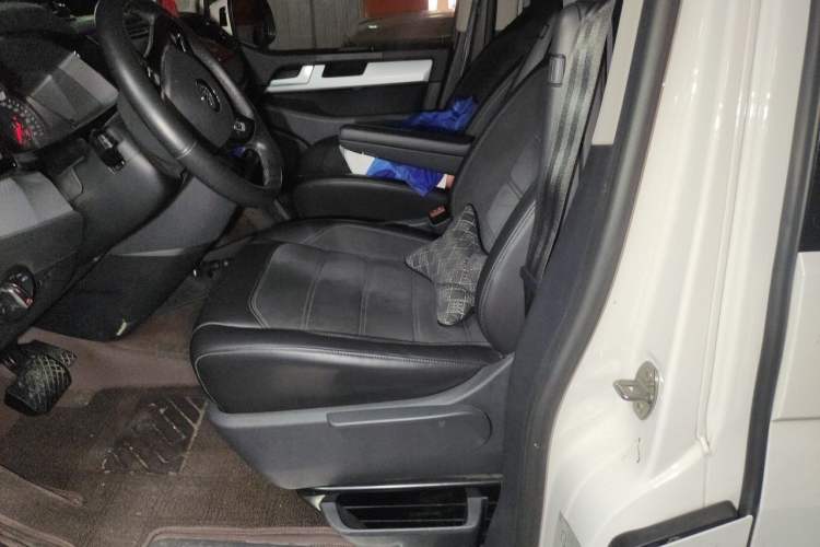 Used Volkswagen Multivan 2017 2.0 TSI Two-Wheel-Drive Comfort Edition 7 Seats Left Front Seat